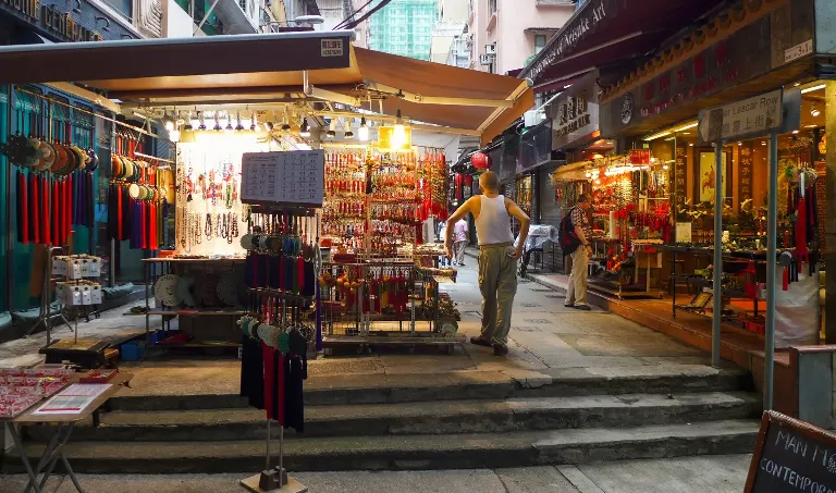 Antique Shopping on Hollywood Road and Upper Lascar Row( 할리우드 로드와 어퍼 래스커 로우에서 골동품 쇼핑 )