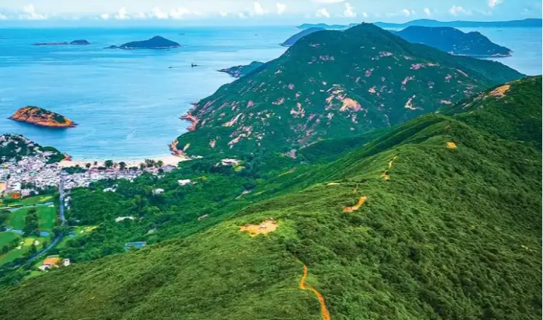 Dragon’s Back Hike: Hong Kong’s Most Scenic Coastal Trail Near Cosmo